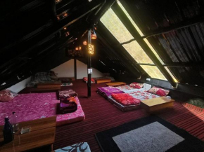 Stoner's Delight -Attic Cabin in Hills